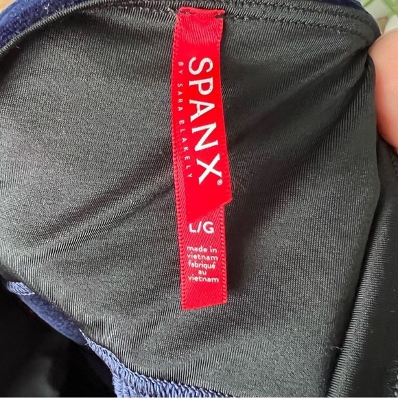 SPANX Velvet Leggings - Picture 11 of 11